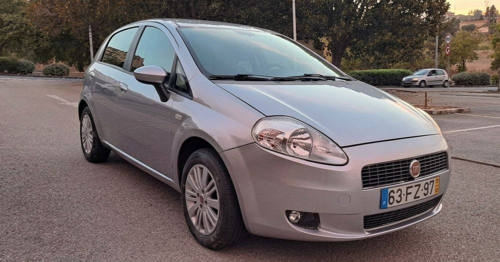 Fiat Grande Punto 1.2 Active (2008)  Pintura Nova & Histórico