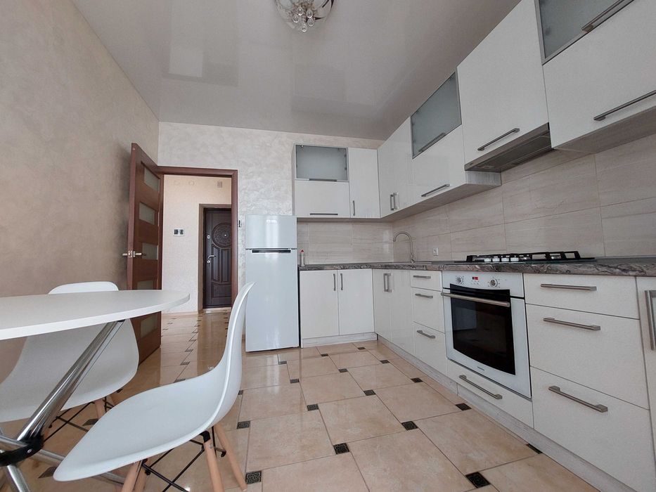 Оренда подобова З СВІТЛОМ м.С.Парк вул.Лисенка 8