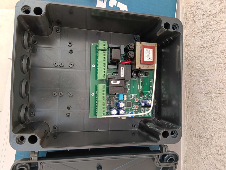 Placa eletrónica +caixa Automatismo Motorline MC2