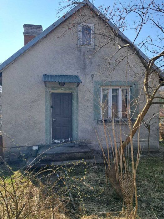 Продаж ділянки та дачного будинка біля комплесу Львівська Швейцарія