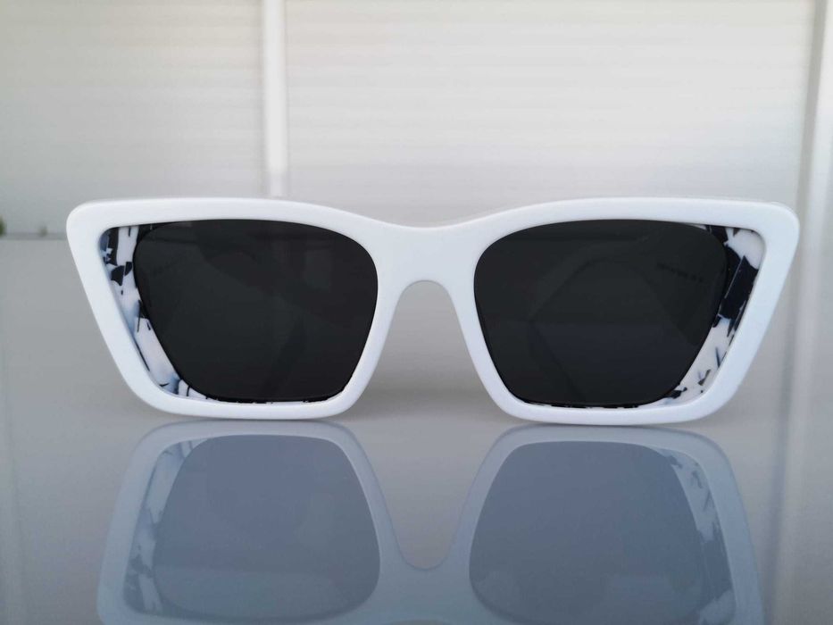 Óculos de Sol Originais - Semi Novos + Caixa (PRADA)