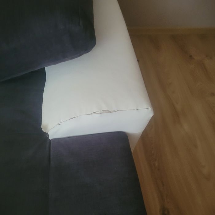 Oddam sofę za darmo. Odbiór sobota 6 rano.