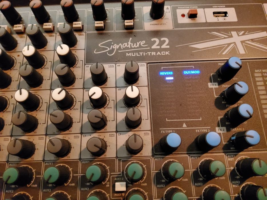 Soundcraft Signature 22 MTK