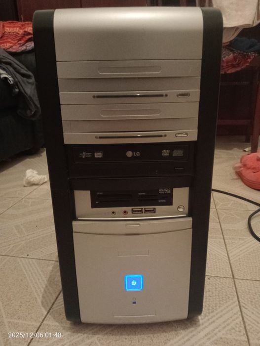 Computador Antigo Liga mas não sei se dá video não tenho como testar