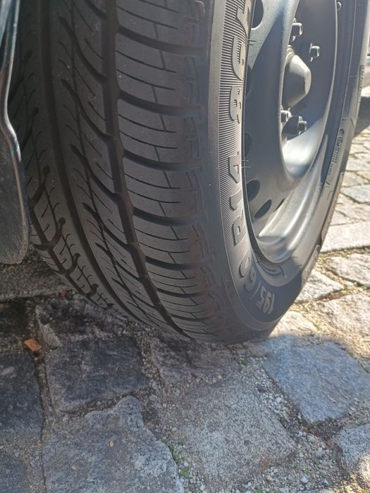 2 Pneus impecaveis