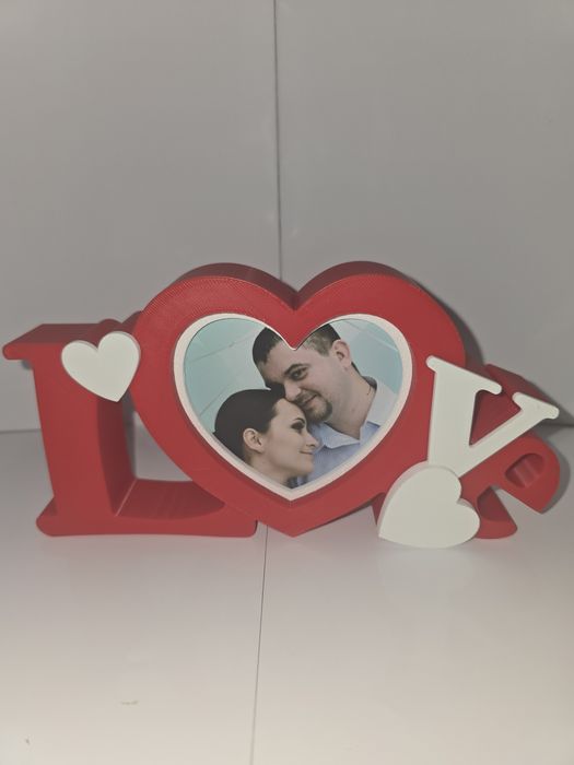 Walentynki, dzień zakochanych. Ramka na zdjęcie  LOVE +SERCE