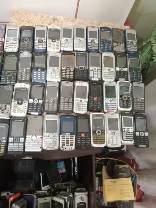 Продам лот телефонів Соні Еріксон