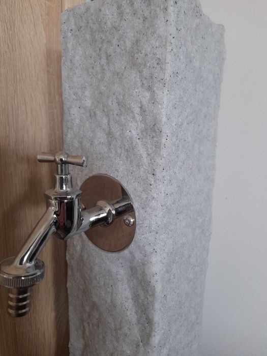 Kran ogrodowy jasnoszary