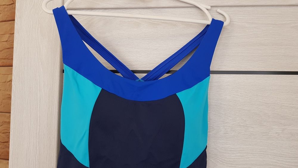 Стильный спортивный купальник спортивний слитный суцiльний совместный