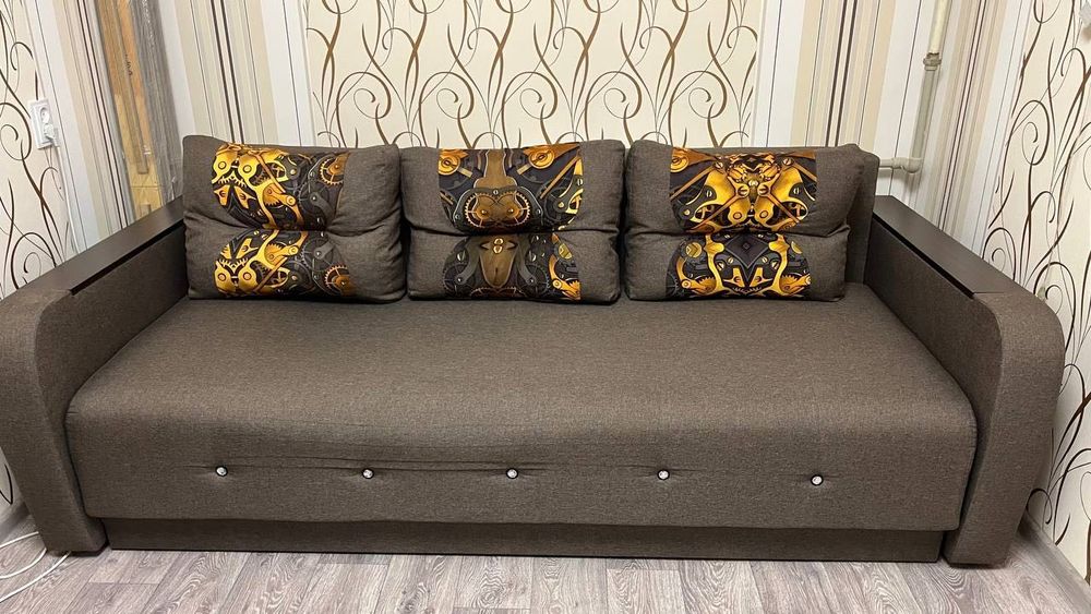 Диван на ламелях