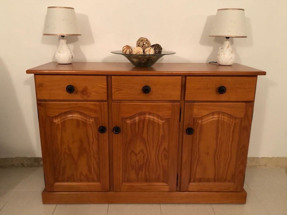 Aparador de bom istado como novo