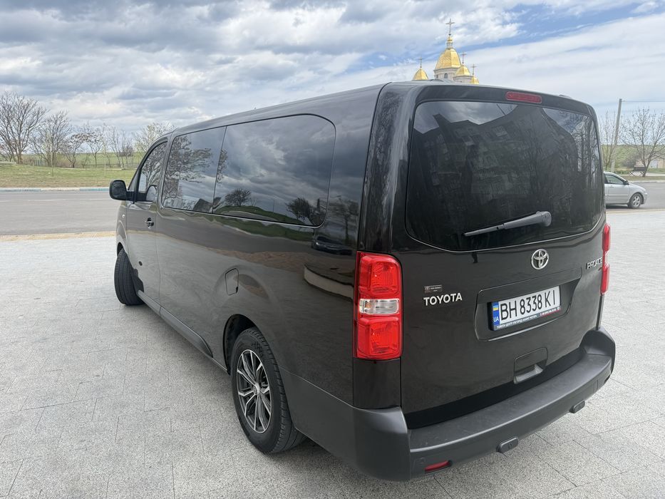 Toyota proase пасажир