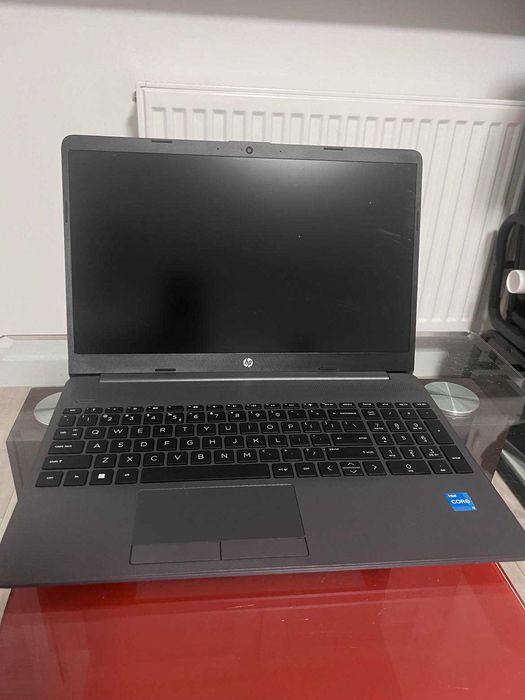 Laptop HP 250 G9 15,6" Intel Core i3-1215U 8GB DDR4/256GB SSD W11Home