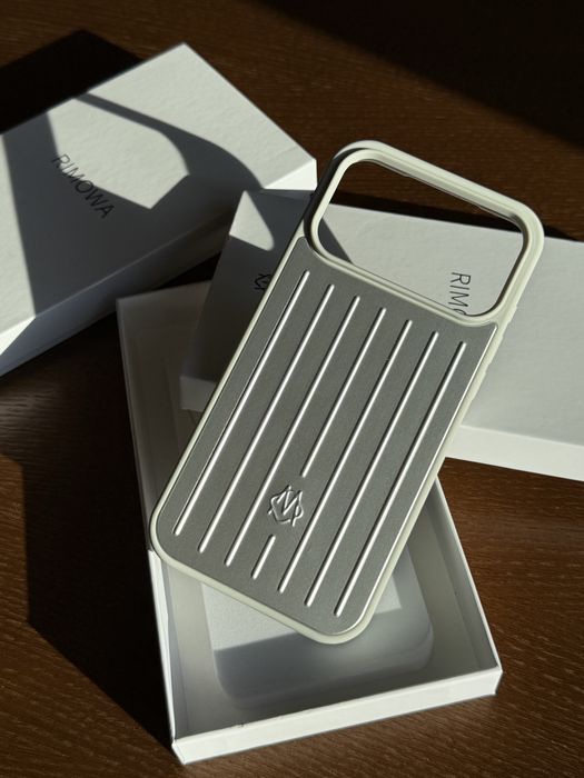 Чохол Rimowa на IPhone 17ProMax