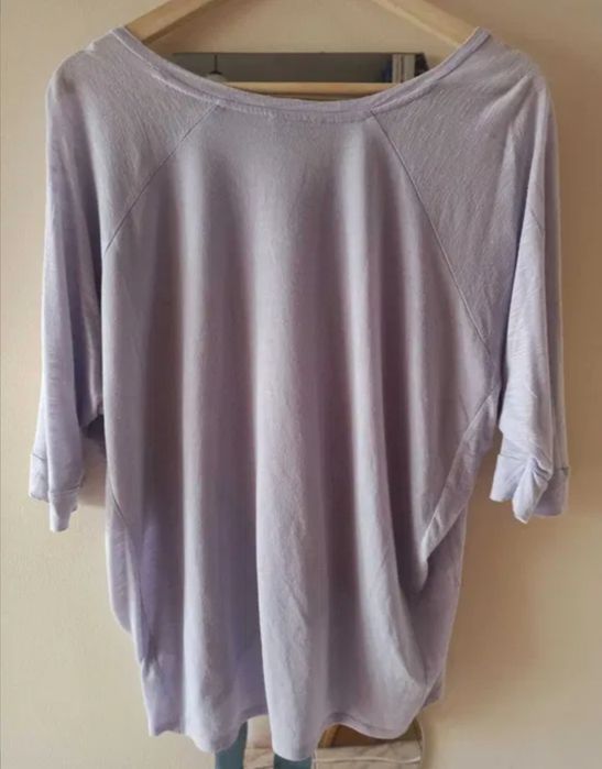 Luźna, lekko prześwitująca bluzka, t-shirt oversize
