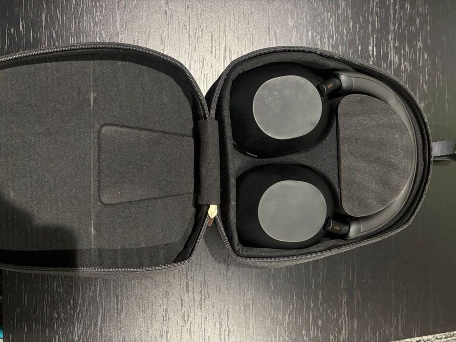 Sony WH-100XM5 headphones