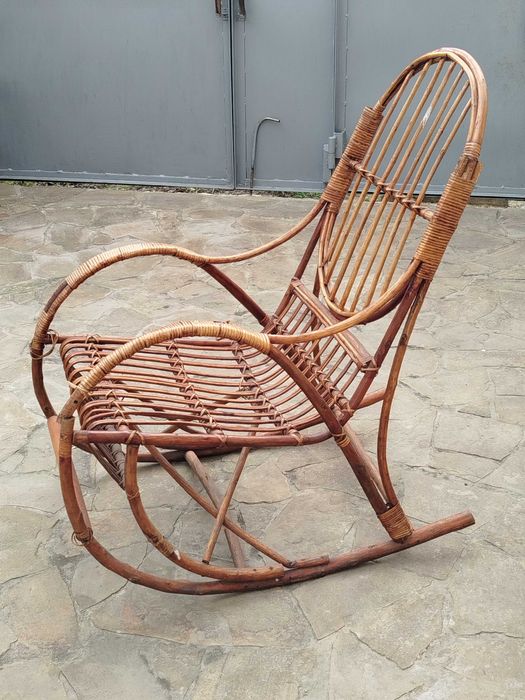 Кресло качалка из ротанга, лоза