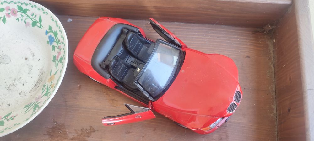 Miniatura BMW Z3 Roadster 1/18 – Rara UT Models (Coleção Diecast)