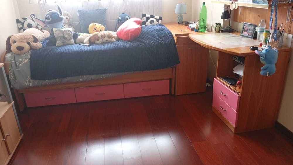 Um  movel para o quarto da menina
