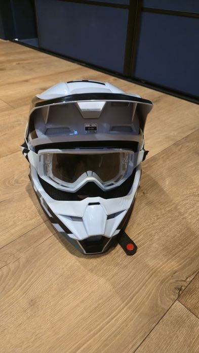 Kask firmy Fox model v1