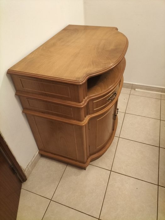 Móvel aparador em pinho