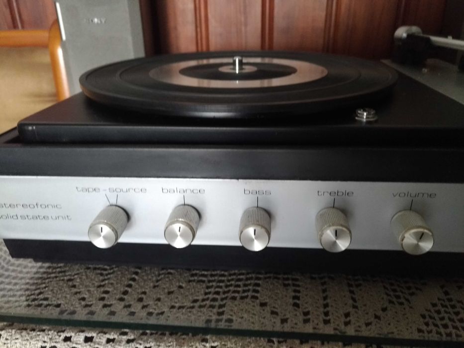 Giradiscos Amplificado BETTOR EF 142 com prato DUAL 430