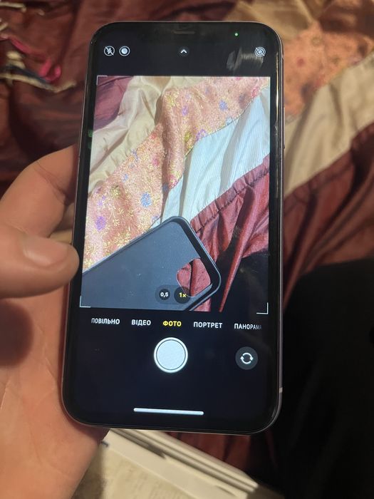 Продам айфон 11 на 64 гб