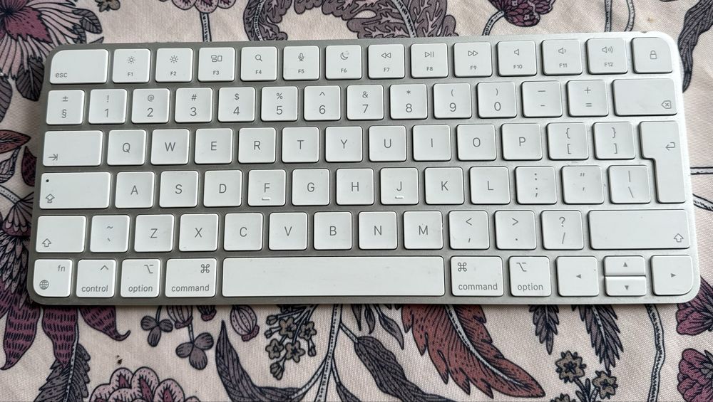 Apple Magic Keyboard – US International, biały