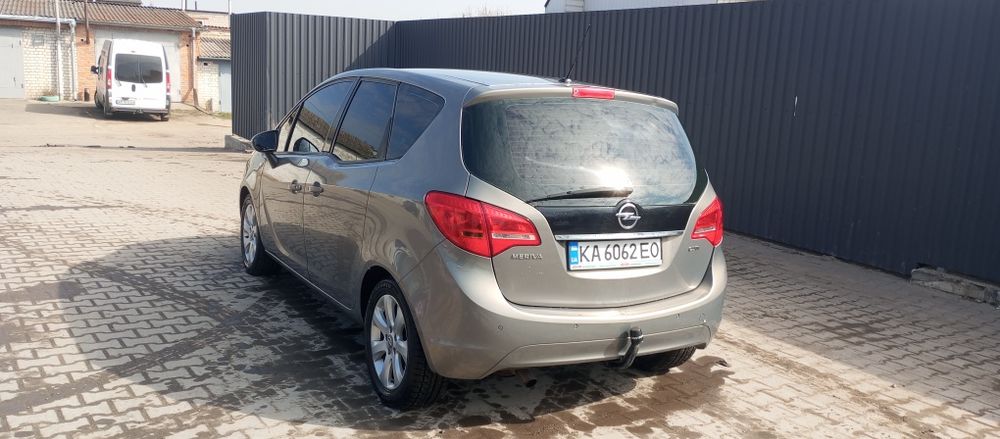 Продам Опель меріва б  2011 року 1.7 дизель 130 кс