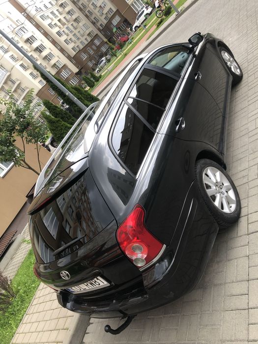 Toyota Avensis 2006p. 2.0 дизель для військових, авто у Львові