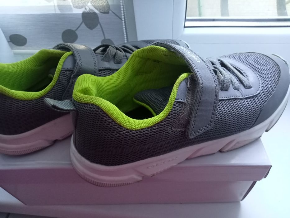 Красовки Geox р.37 Италия  23см