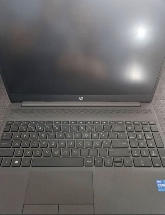 Excelente portátil para estudos HP 250 G8 i5 11.ª Geração | Office Permanente | SSD 258 GB | Bom estado