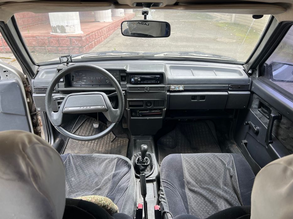 Автомобіль ваз 21099