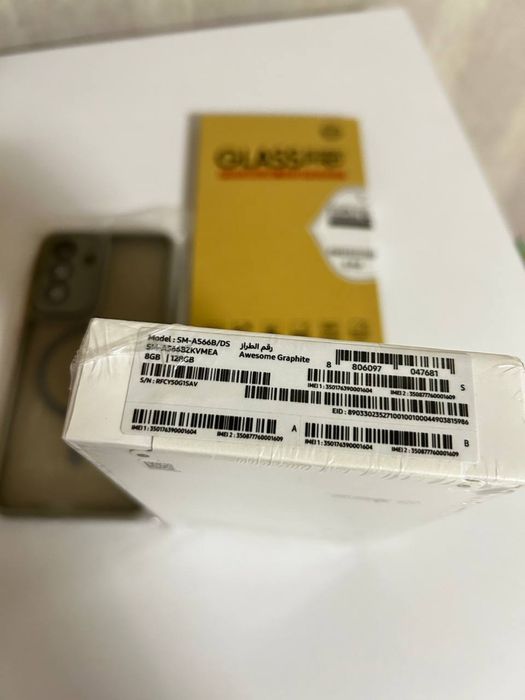 Новий Samsung Galaxy A56 8/128gb 5G в графітовому кольорі.