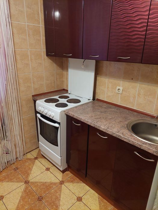 Сдаю  классную  однокомнатную квартиру в Октябрьском.