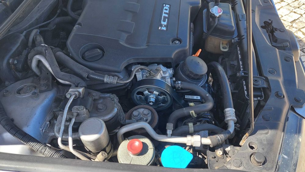 Honda Accord 2.2 i-DTEC de uso pessoal muito estimado