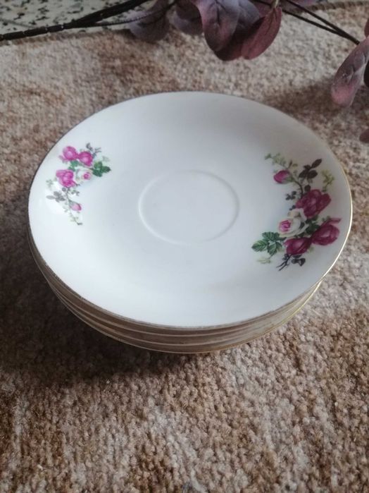 Cztery spodki pod filiżanki motyw róży