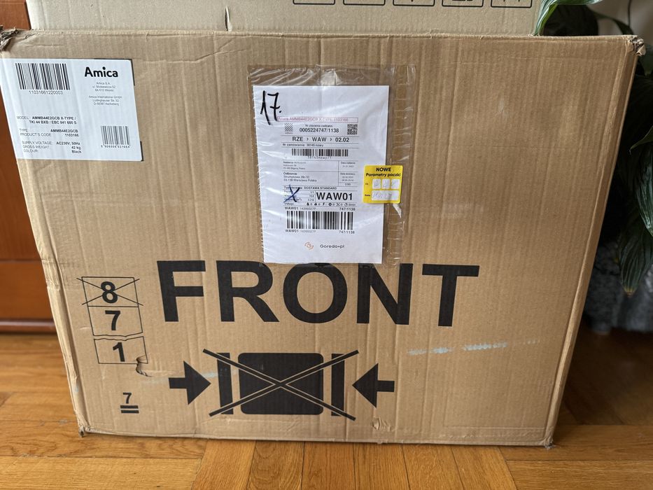 AMICA AMMB44E2GCB X-TYPE Elektryczny z mikrofalą Czarne szkło