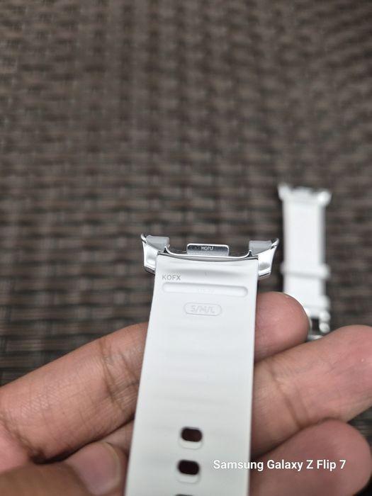 100% Oryginalne Pasek Samsung Hybrid do Galaxy Watch 8 (S/M/L) 
Pasek