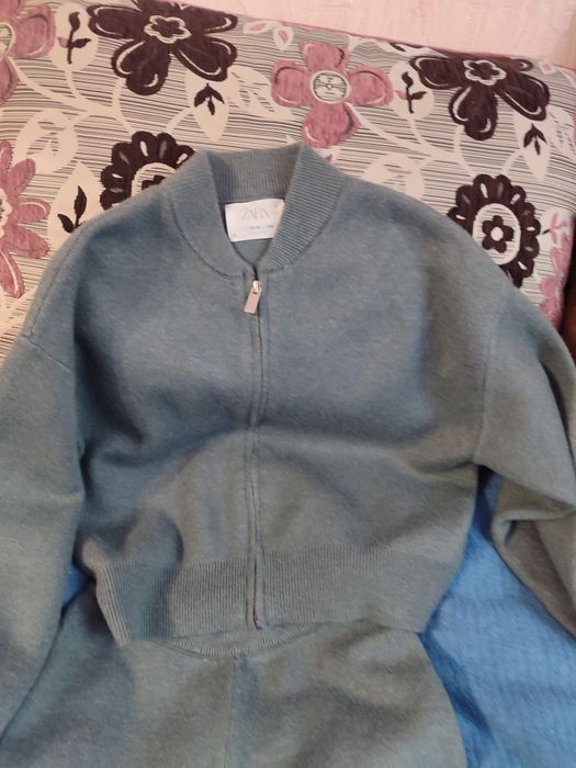 Продам женский вязаный костюм ZARA