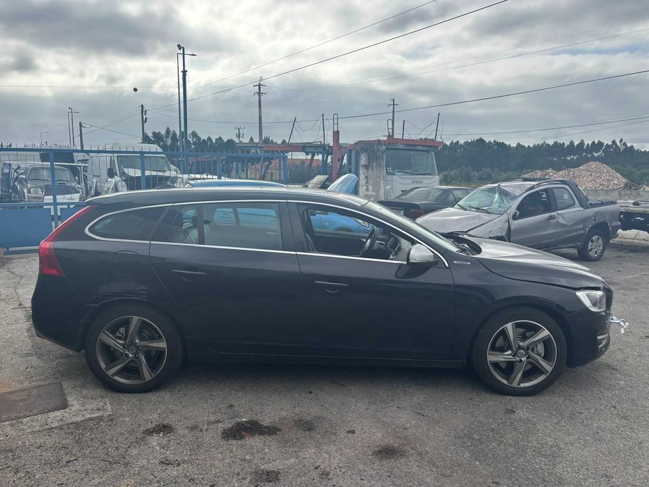 Peças Volvo V60 2.4 do ano 2013