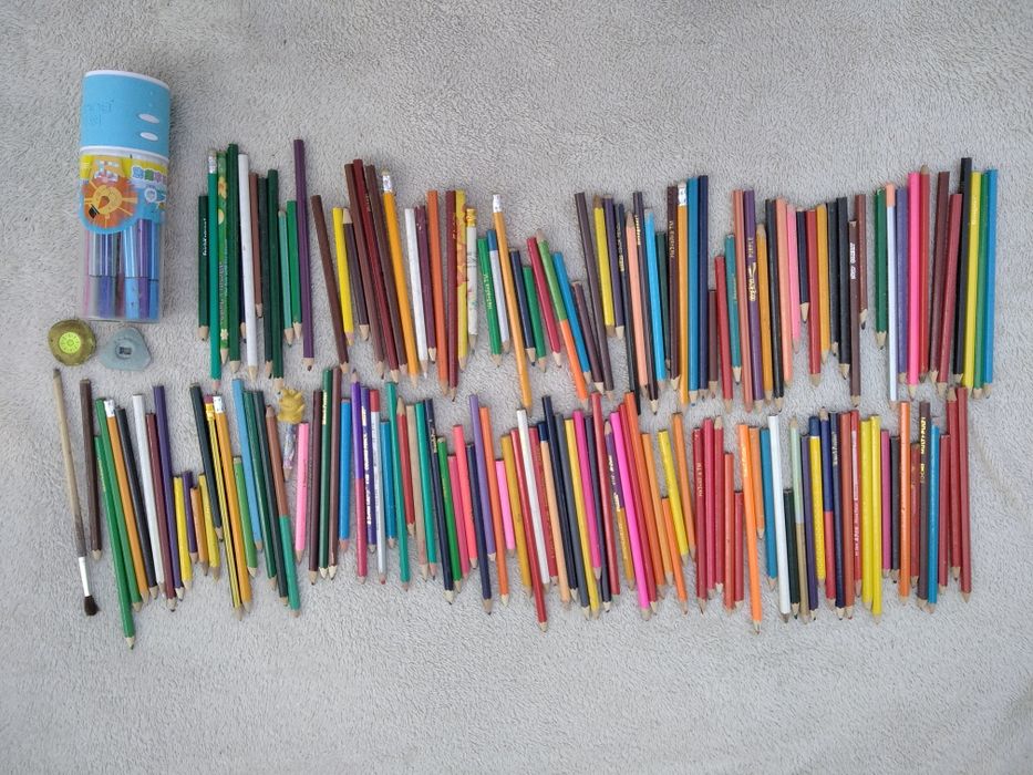 1 пакетом карандаш фломастер разных годов