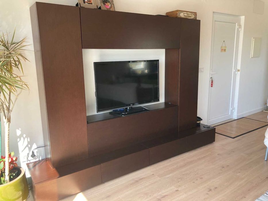MÓVEL DE SALA MODERNO EM MADEIRA MACIÇA WENGUÊ
