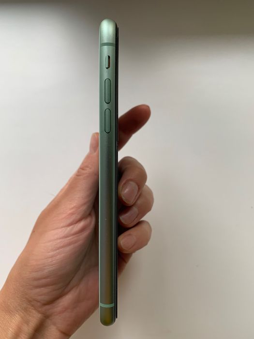 Телефон iPhone 11