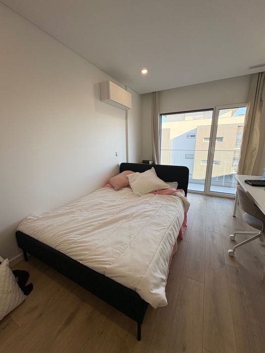 Cama e colchão 140cm IKEA