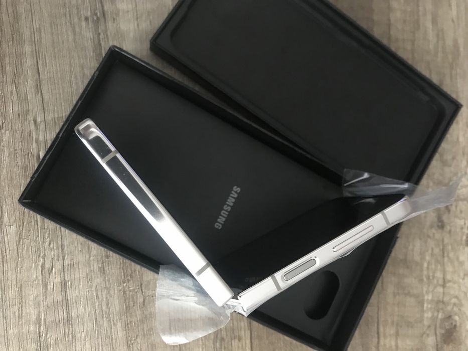 Samsung Galaxy Z FLIP 5