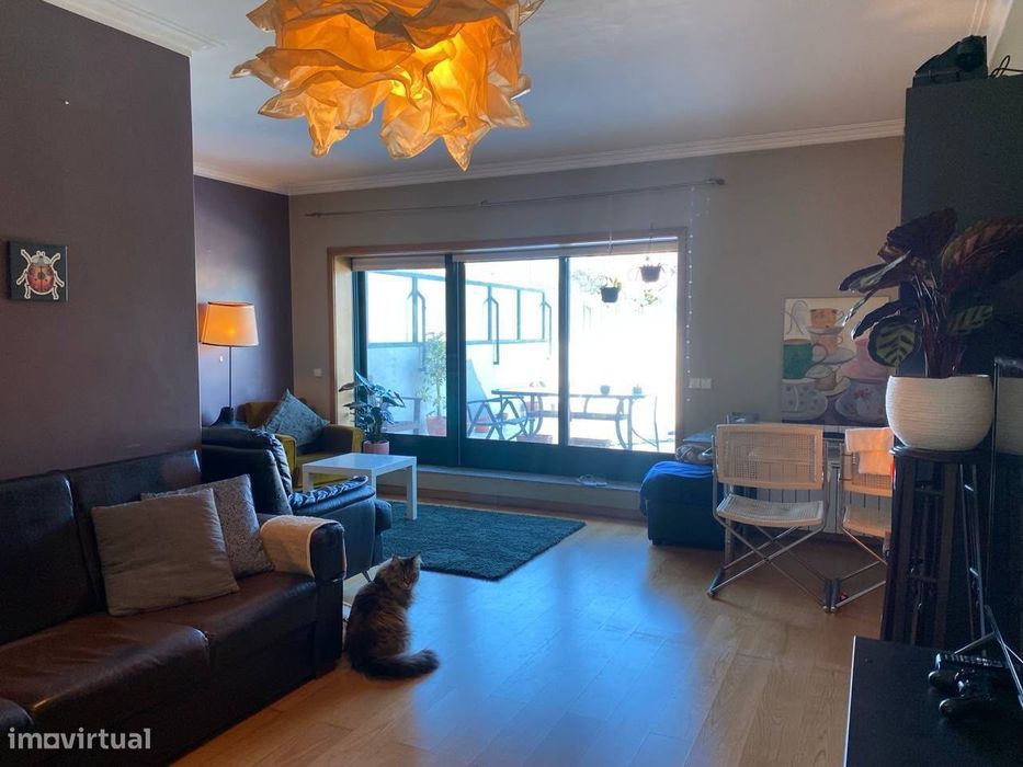 T2 Apartment with Terrace, Garden, and Elevator