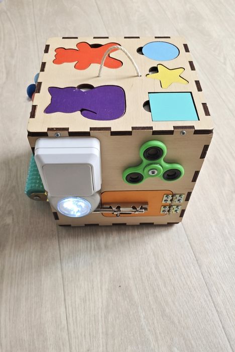 Іграшка дитяча Бізікуб