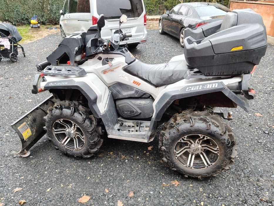 Can am outlander II 1000 pług do odśnieżania