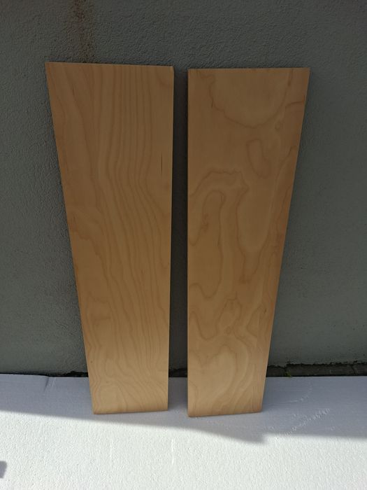 Duas prateleiras ikea